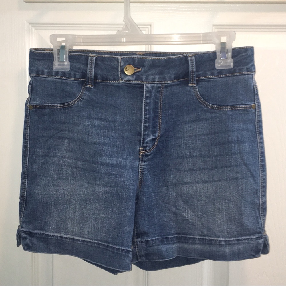 d.Jeans Medium Wash Shorts